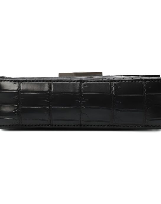 Fendi-Baguette-crocodile-black-bottom