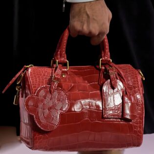 Louis-Vuitton-fall-2025-red