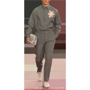 Fendi Ostrich Baguette 2026 in ash grey genuine ostrich leather with silver hardware – runway pre-order bag